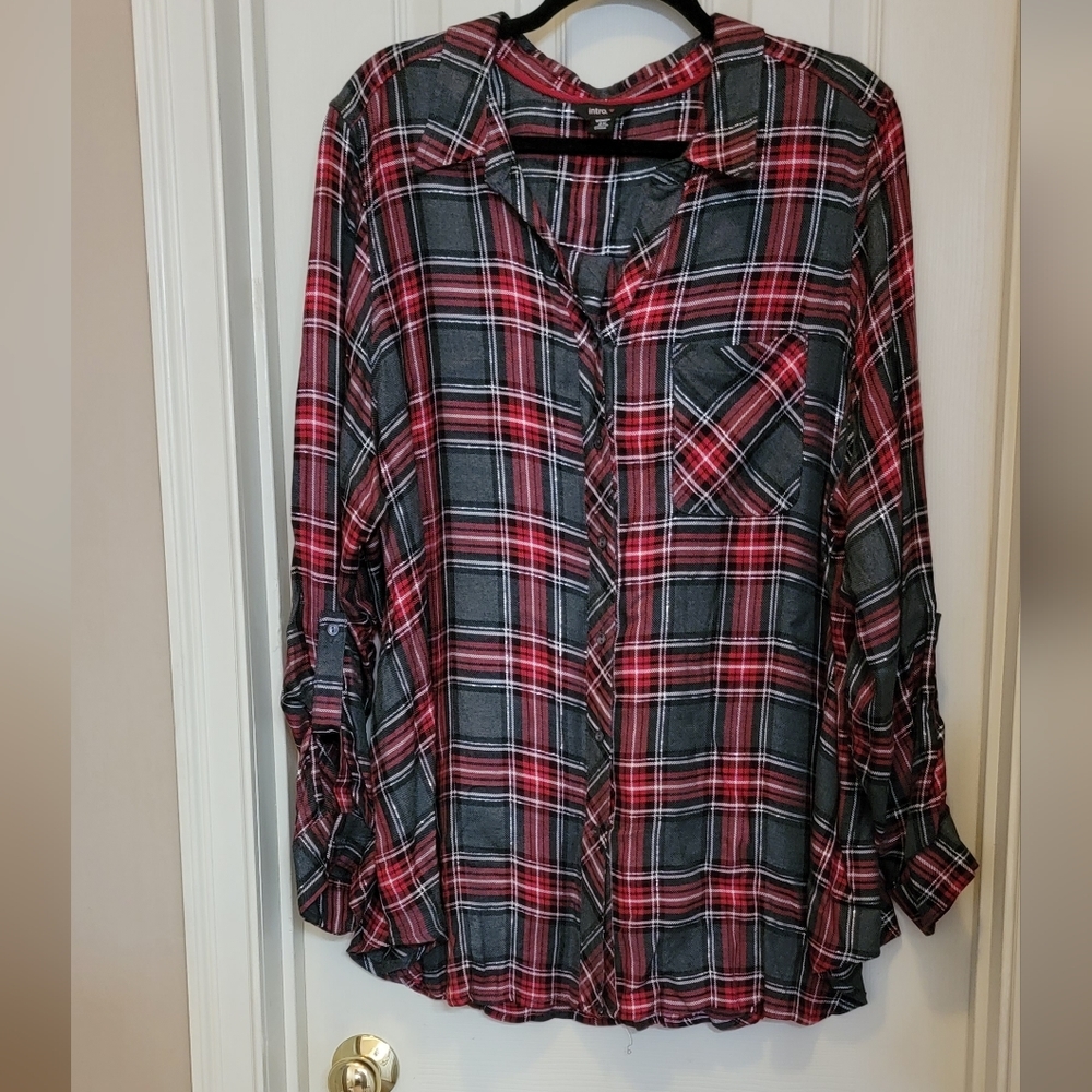 Long sleeve button down plaid shirt